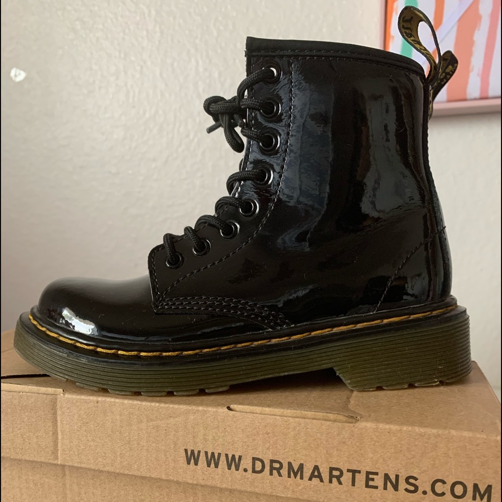 Junior Dr. Martens